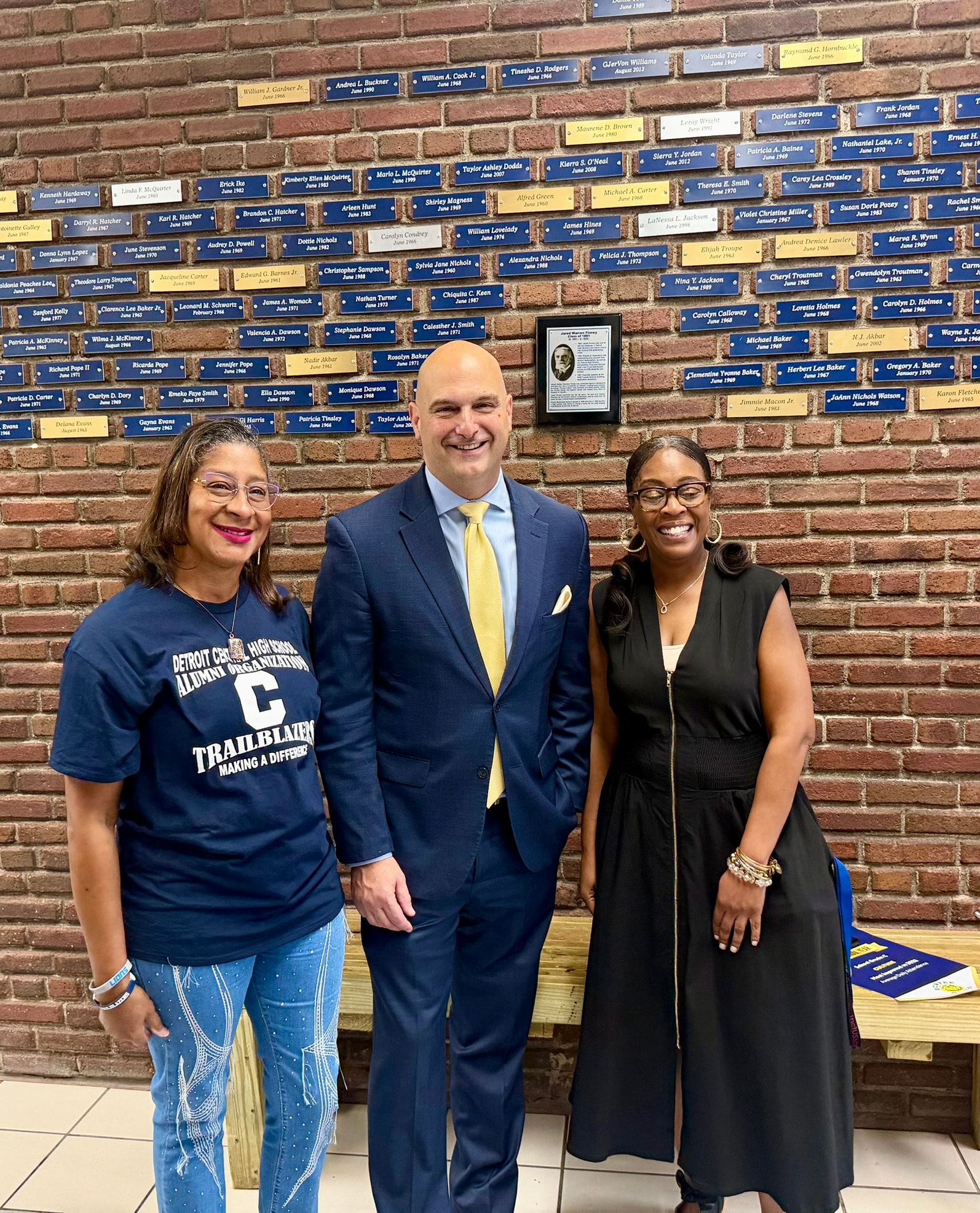 DR. VITTI VISITS THE DCHSAO ALUMNI OFFICE photo 4